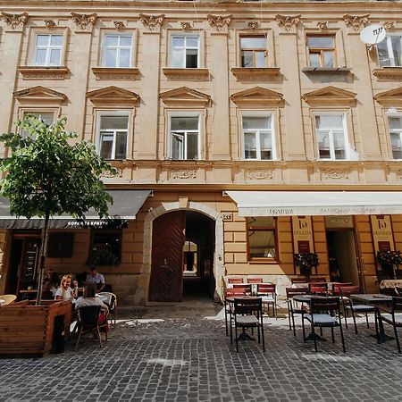 Apartment On Lesi Ukrainky Λβιβ Εξωτερικό φωτογραφία