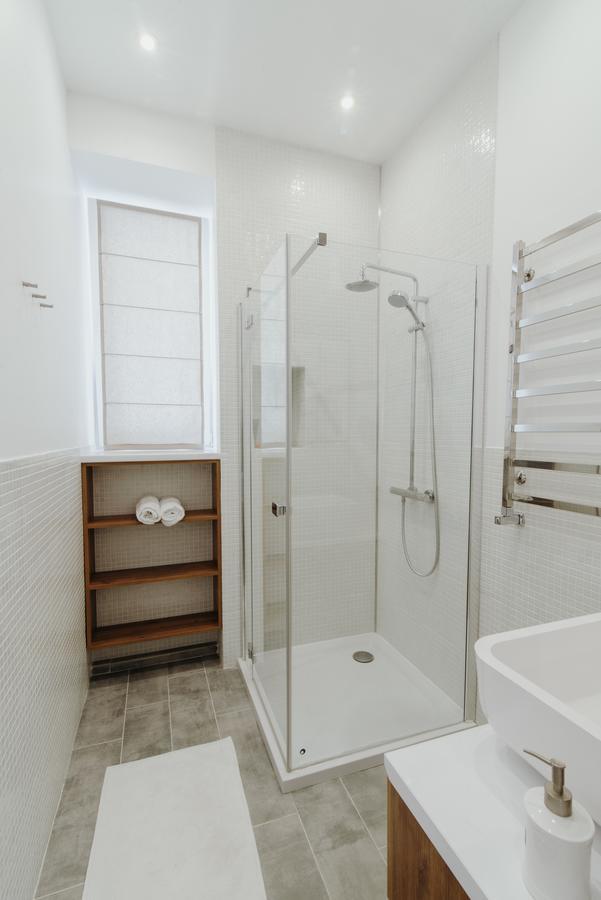 Apartment On Lesi Ukrainky Λβιβ Εξωτερικό φωτογραφία
