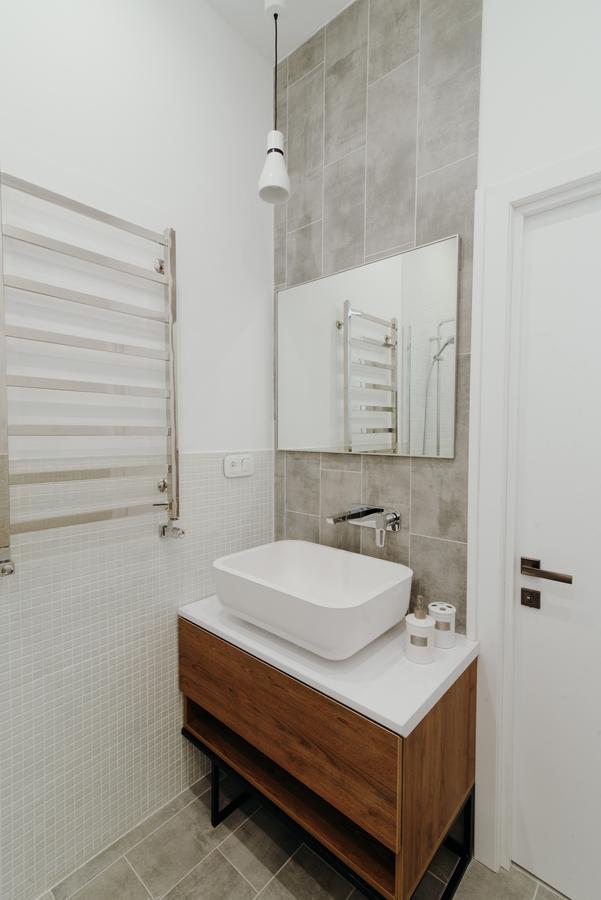 Apartment On Lesi Ukrainky Λβιβ Εξωτερικό φωτογραφία