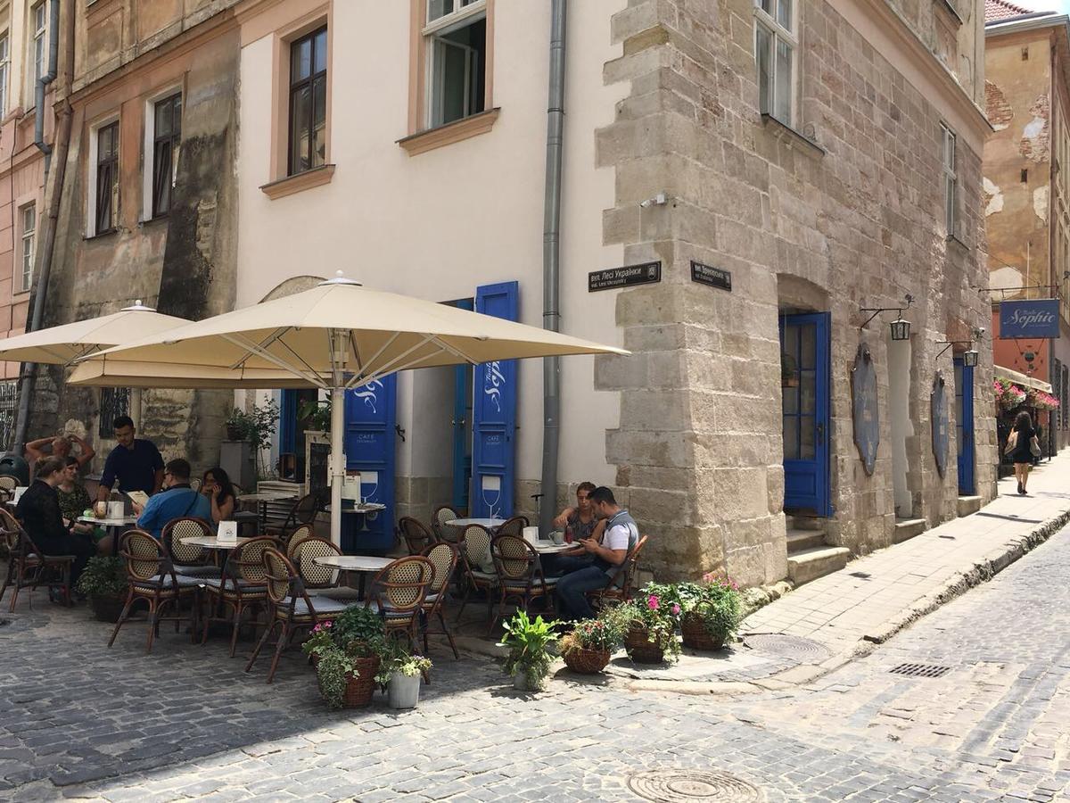 Apartment On Lesi Ukrainky Λβιβ Εξωτερικό φωτογραφία